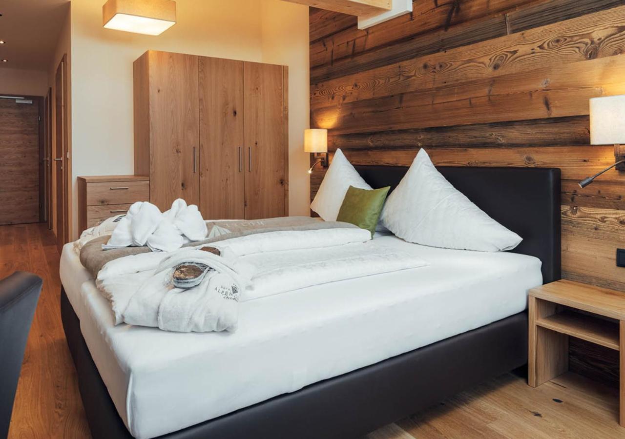 Hotel Garni Alpenjuwel Residenz Serfaus Room photo